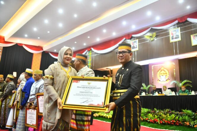 
 Pemkot Parepare Raih Dua Penghargaan Bergengsi