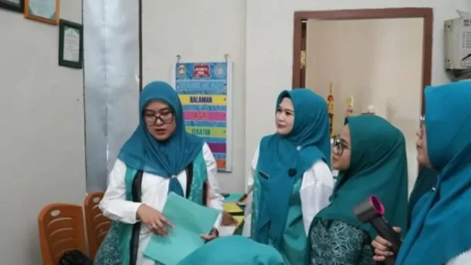 
 Ketua PKK Parepare Puji Tata Kelola Bank Sampah Labukkang