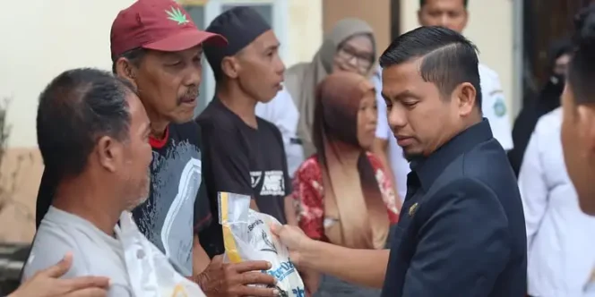 
 Pemkot Parepare Salurkan Rastra untuk 2.202 KPM