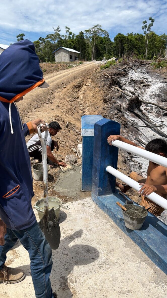 
 Fast Respon, CV Fathirindo Bersaudara ‘Gercep’ Perbaiki Retakan Jembatan