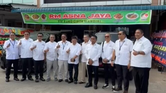 
 Putra Bila Riase Sidrap Sukses Buka Rumah Makan di Batam, Jamu 9 Bupati 