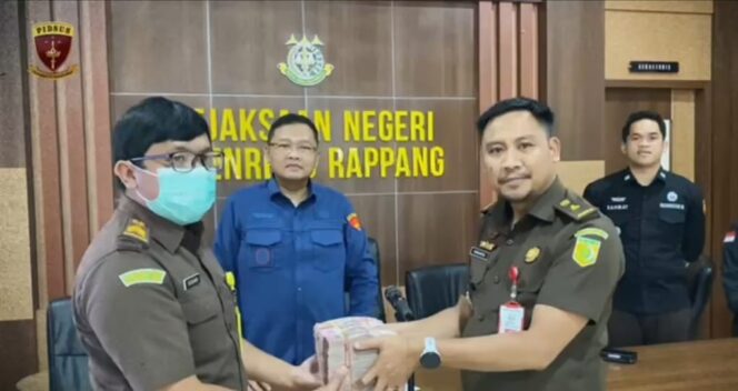 
 Korupsi Pegadaian Dua Pitue, Jaksa Eksekusi Uang Pengganti Rp305 Juta