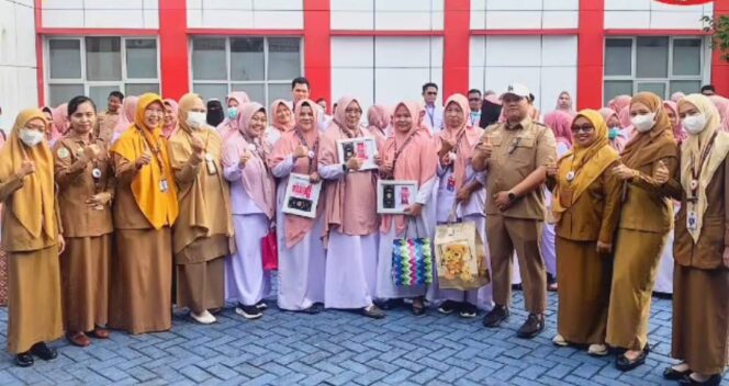 
 RSUD Nene Mallomo Sidrap Berikan Reward Pegawai, Apresiasi Kinerja Tenaga Kesehatan