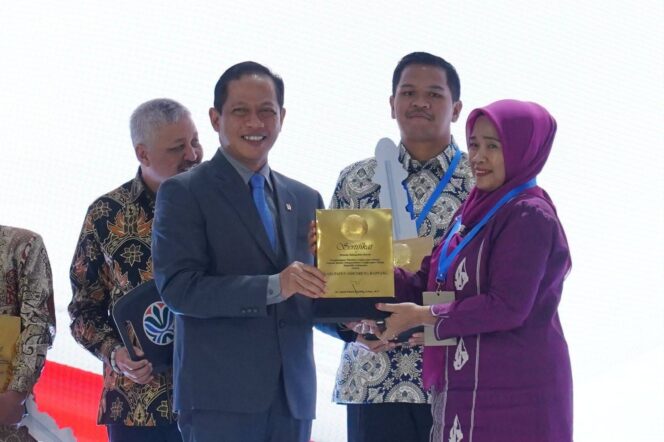 
 Sidrap Terima Sertifikat Adipura Kategori Kabupaten Menuju Bersih