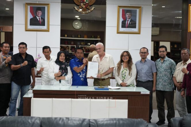 
 Pemkab Sidrap dan PT Barito Renewables Energi Sepakati Pengembangan PLTB Tahap II