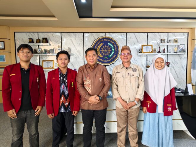 
 Jelang Pelantikan, Pengurus PC IMM Sidrap Silaturahmi dengan Rektor UMS Rappang