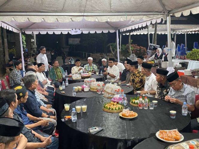 
 Target Populasi 10 Juta Ekor Ayam Petelur, Bupati SAR Kumpul Peternak dan Produsen Pakan