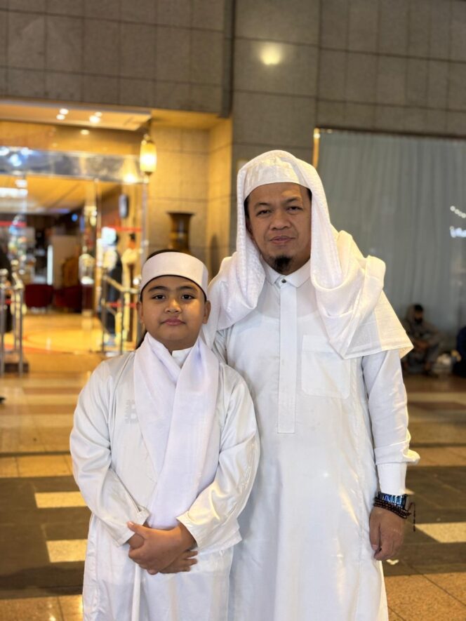 
 Idul Fitri di Madinah, Dr. Bunyamin Yapid Pantau Langsung Jamaah Annur Travel