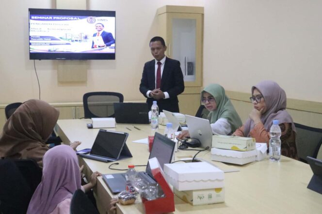 
 16 Tahun Jadi Guru, Nasruddin Angkat Persoalan Literasi Siswa dalam Tesis di UMS Rappang