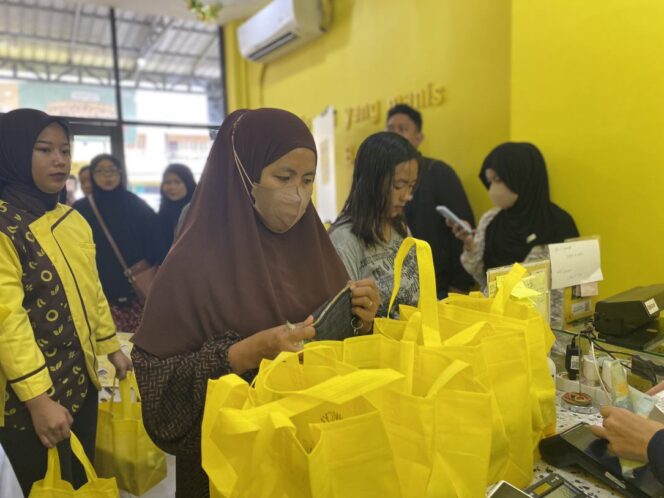 
 Grand Opening Browcyl Sidrap: Beli 1 Gratis 2, Warga Serbu Outlet Baru di Maritengngae